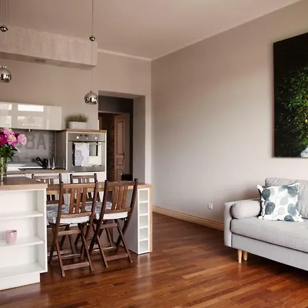 75m2 Kopernik Z Widokiem Na Jasna Gore شقة تشينستوخوفا